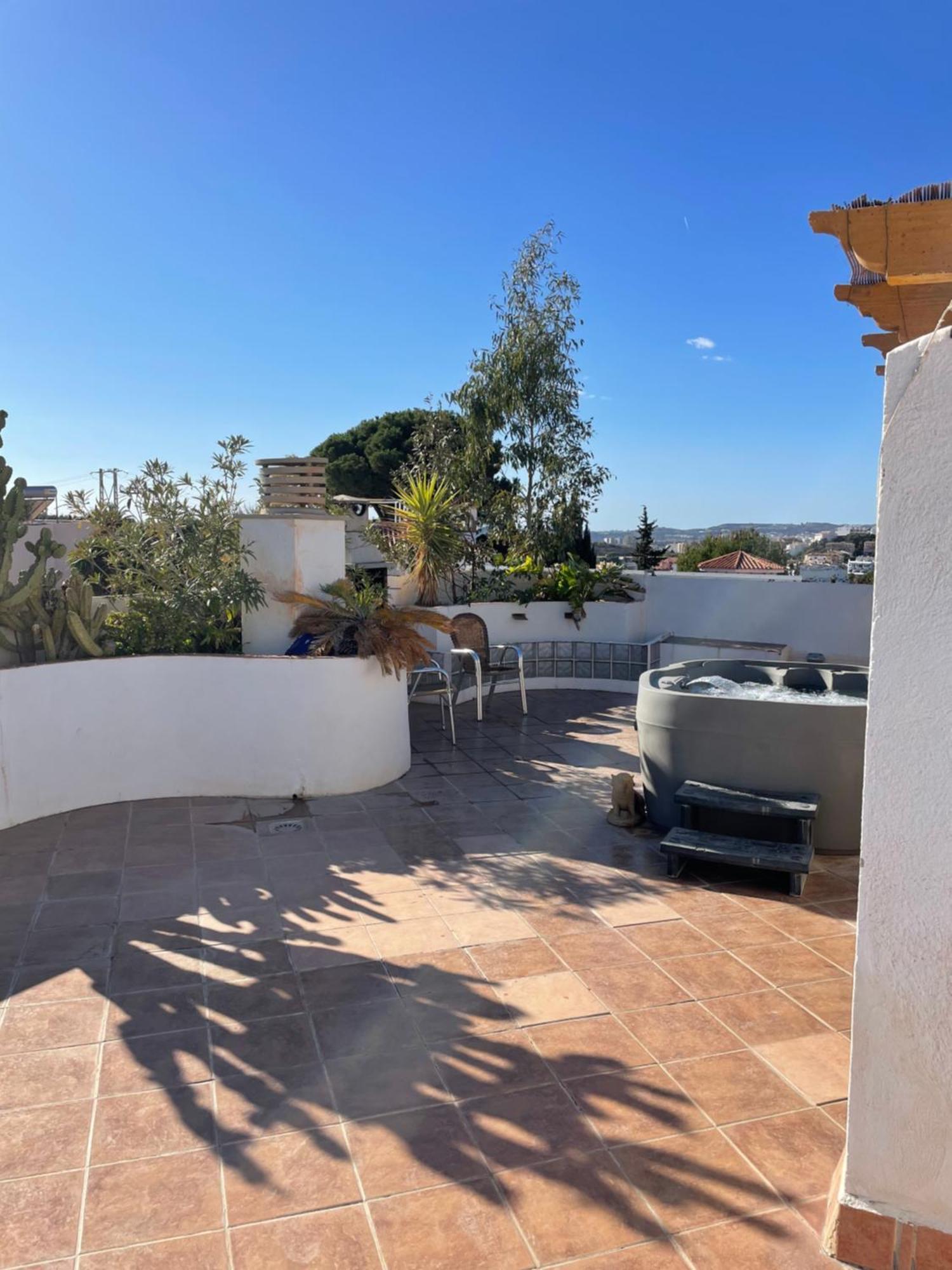 Penthouse With Private Roof Terrace And Jacuzzi Lejlighed Fuengirola Eksteriør billede